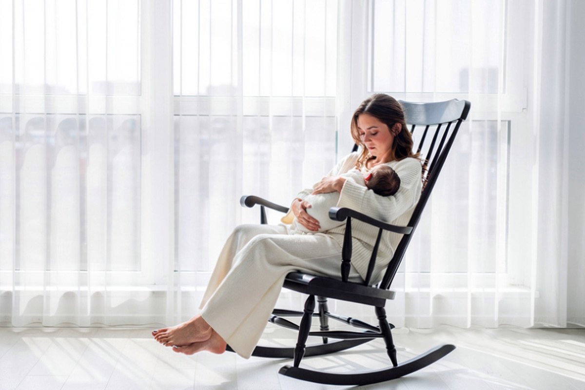 Beyond the Postpartum Sadness. Practical steps to care for your mind and understand your feelings after giving birth. Beyond the Postpartum Sadness. Practical steps to care for your mind and understand your feelings after giving birth.